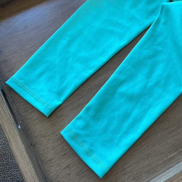 SOLD Mika Yoga Wear Leggings - Picture 3 of 3